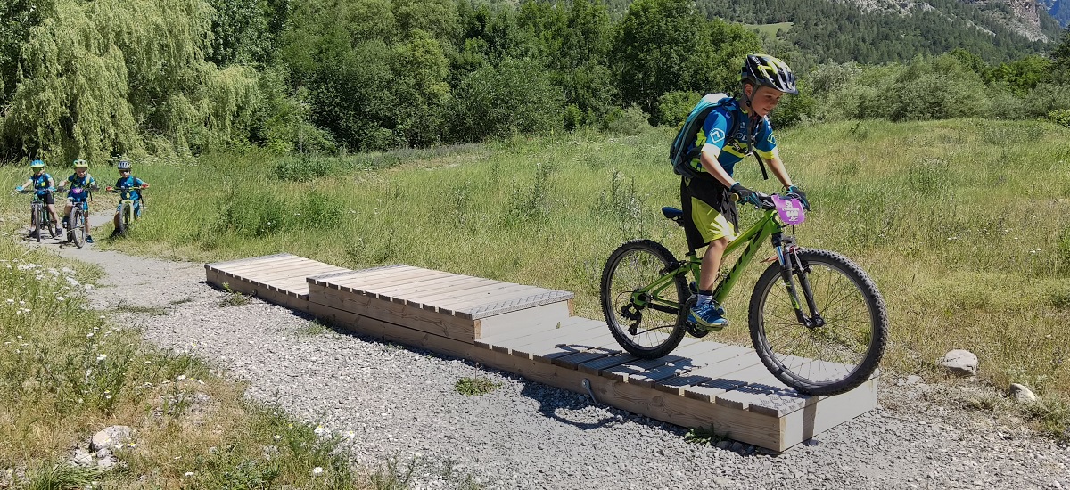 Balade en VTTAE Ancelle Mairie Champsaur Valgaudemar Hautes Alpes Ancelle Station